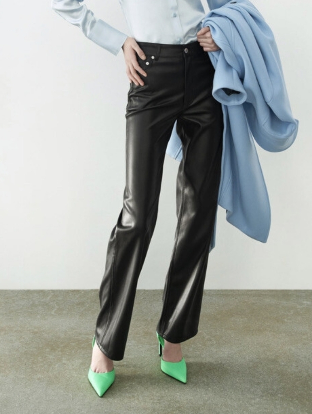 6 Zara Full Length Faux Leather The 90s Black Pants